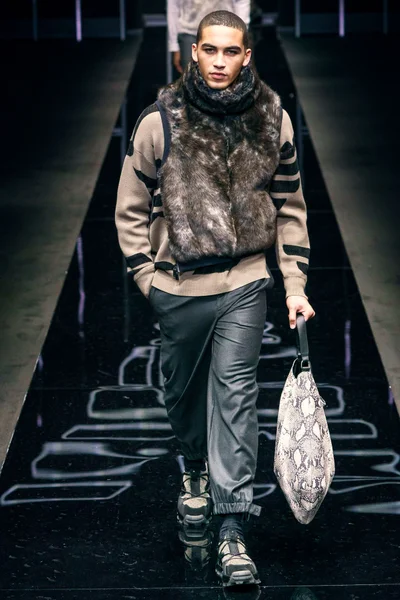 Look 93